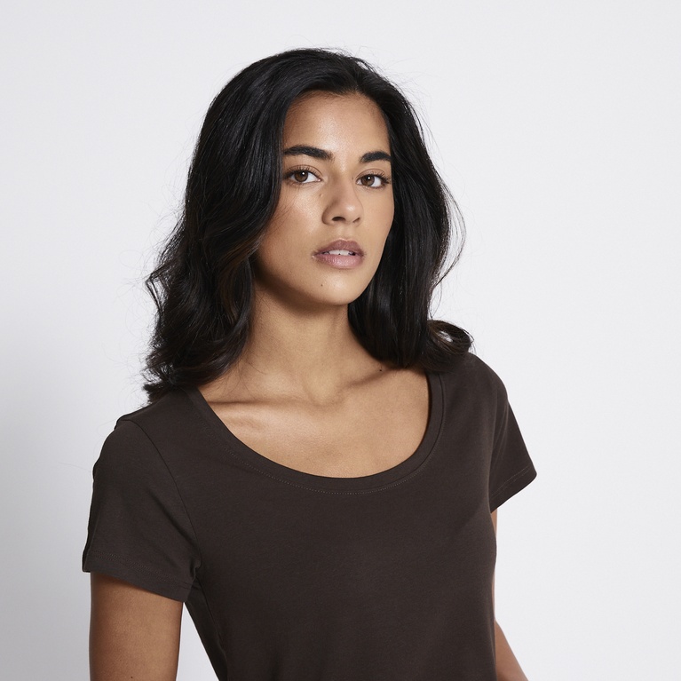 Basic scoop neck tee "Filippa" Brown